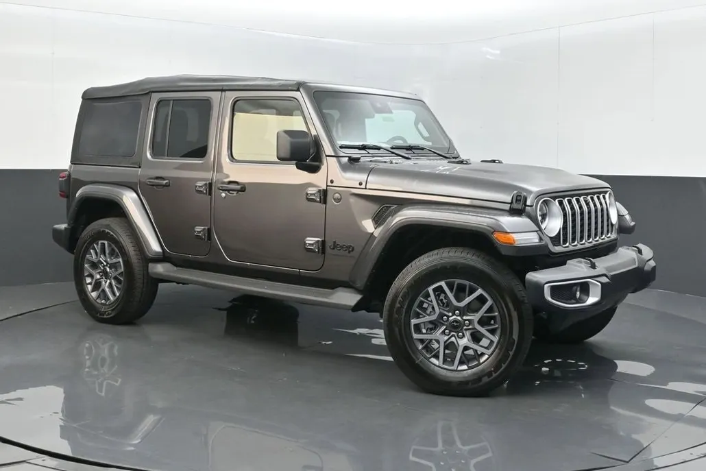 2025 Jeep Wrangler Sahara photo 1