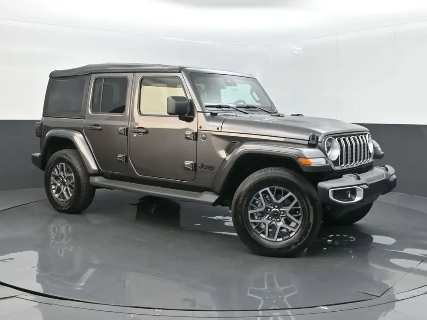2025 Jeep Wrangler Sahara photo 1