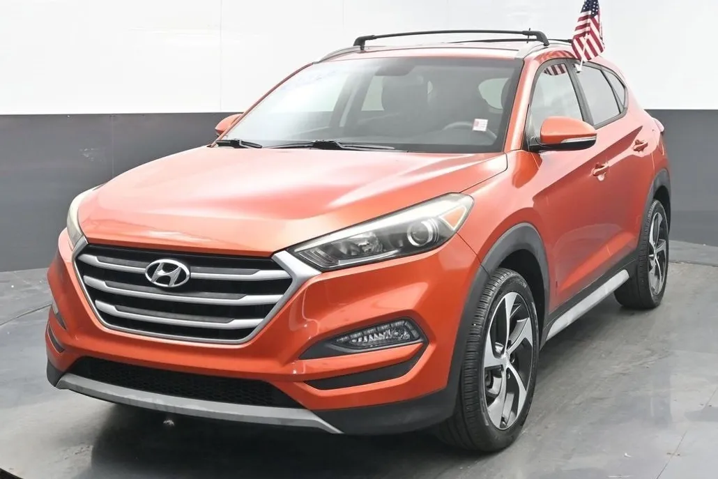 2017 Hyundai Tucson Sport photo 1