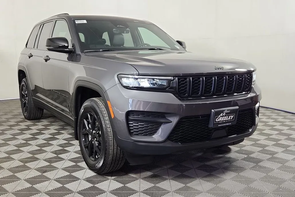 2025 Jeep Grand Cherokee Altitude photo 1