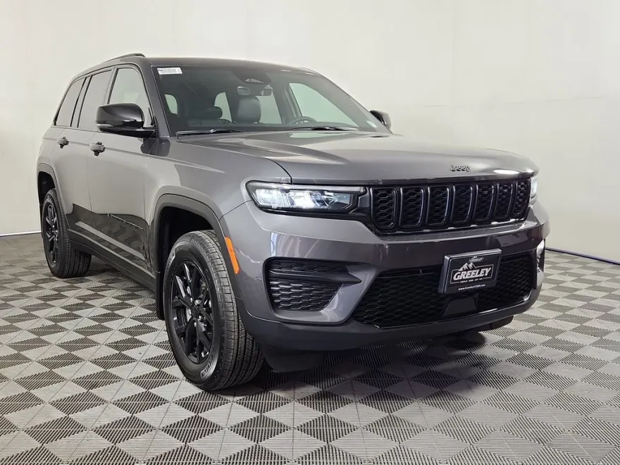 2025 Jeep Grand Cherokee Altitude photo 1