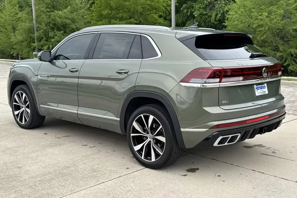 2025 Volkswagen Atlas Cross Sport SEL Premium R-Line photo 1
