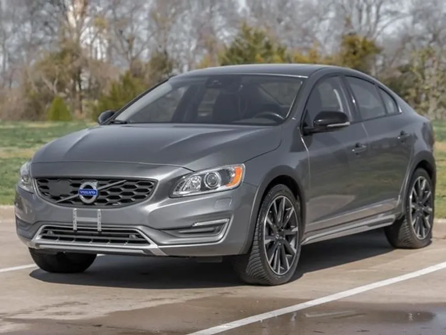 2016 Volvo S60 Cross Country T5 Platinum photo 1