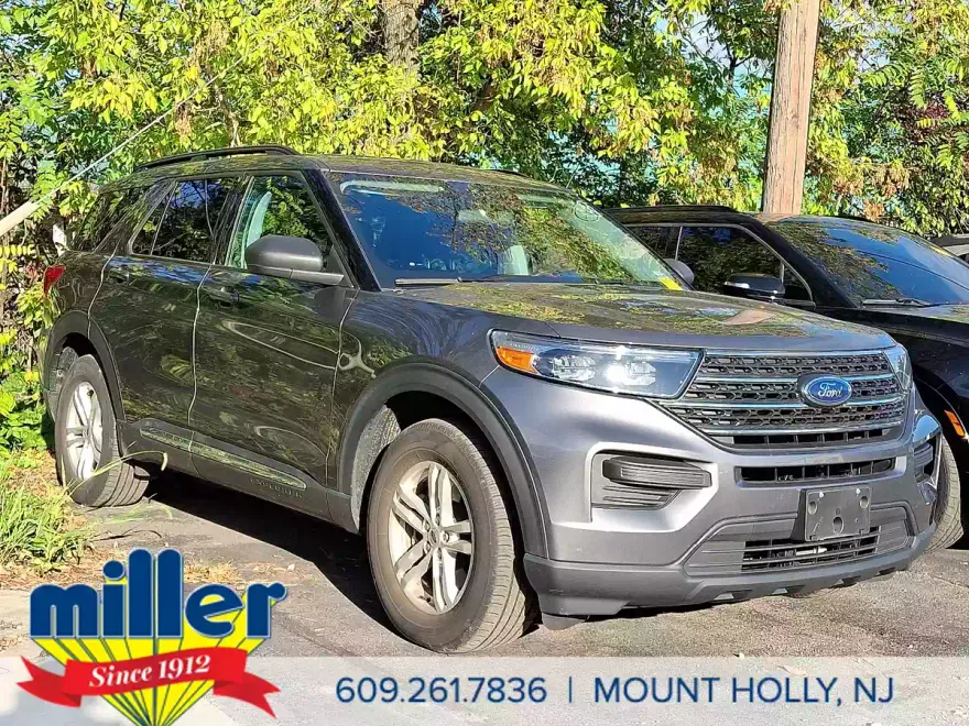 2022 Ford Explorer XLT photo 1