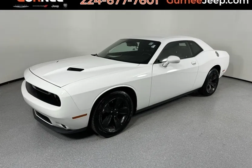 2015 Dodge Challenger SXT photo 1