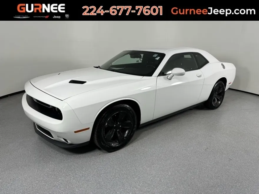 2015 Dodge Challenger SXT photo 1