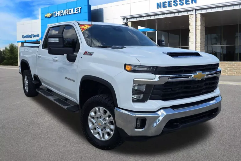 2024 Chevrolet Silverado 2500HD LT photo 1