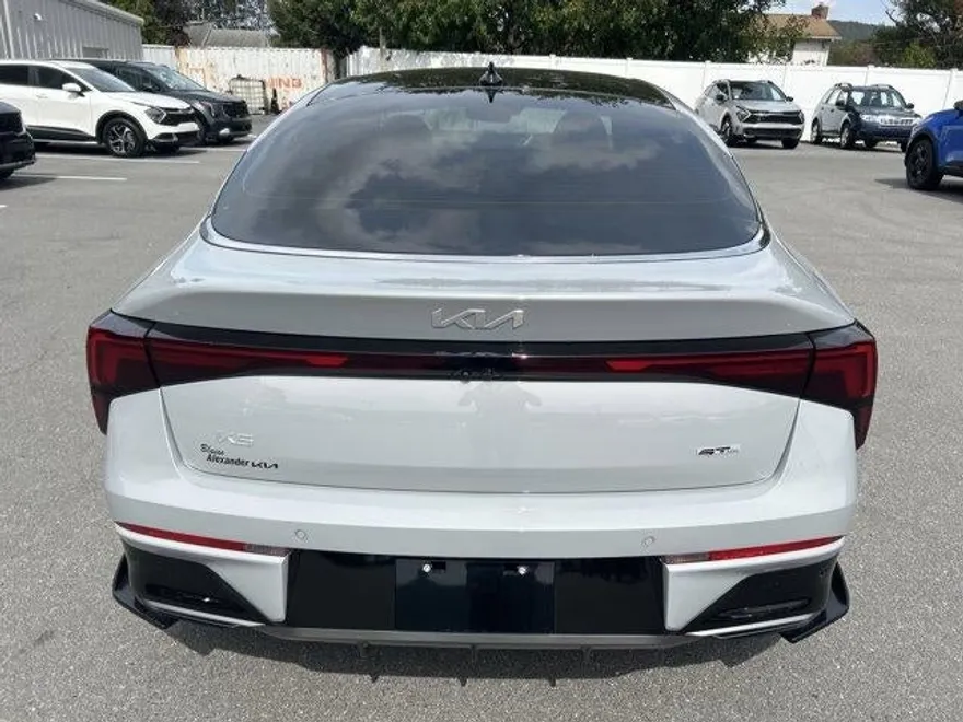 2025 Kia K5 GT-Line photo 1