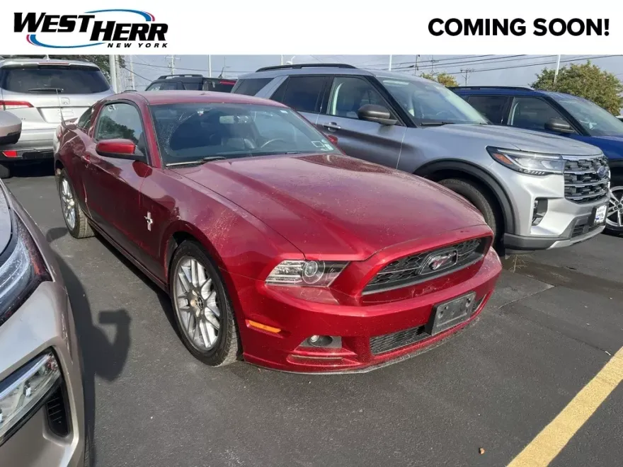 2014 Ford Mustang V6 Premium photo 1