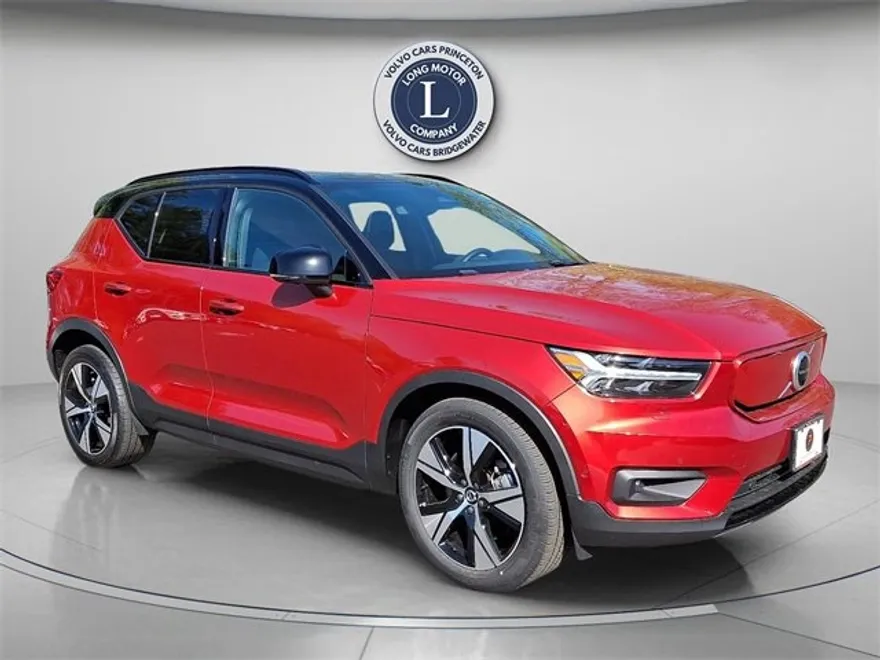 2022 Volvo XC40 Recharge Twin Plus AWD photo 1