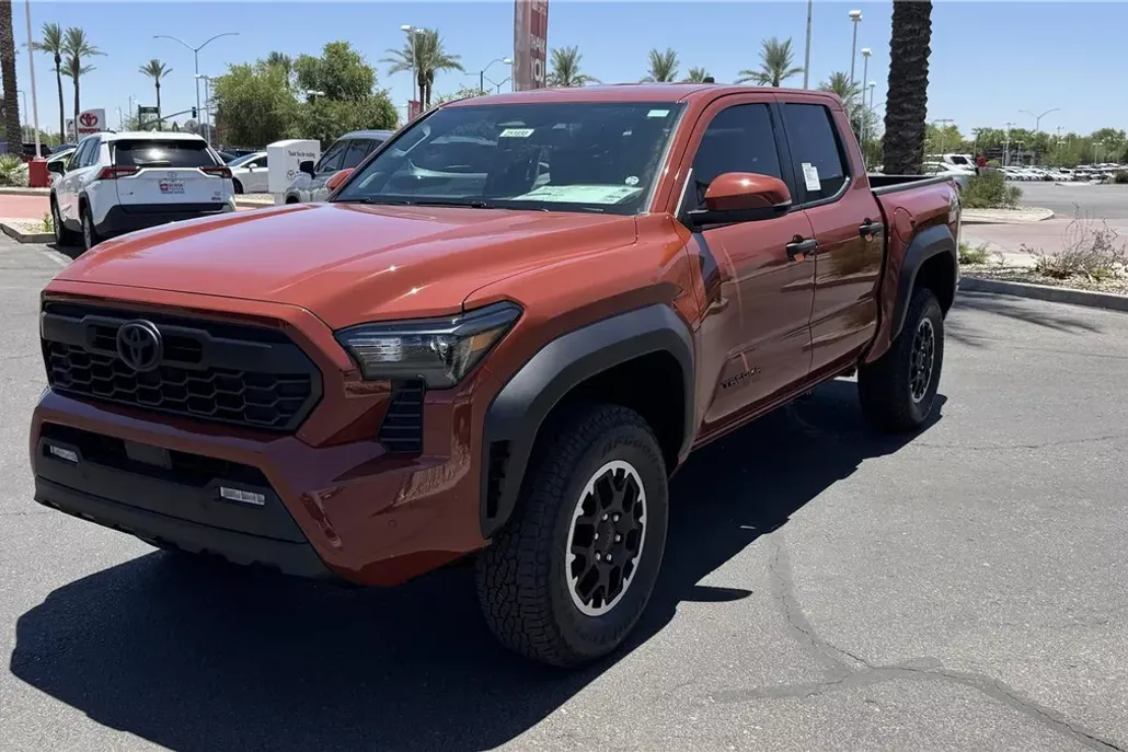 2025 Toyota Tacoma TRD Off-Road Double Cab photo 1