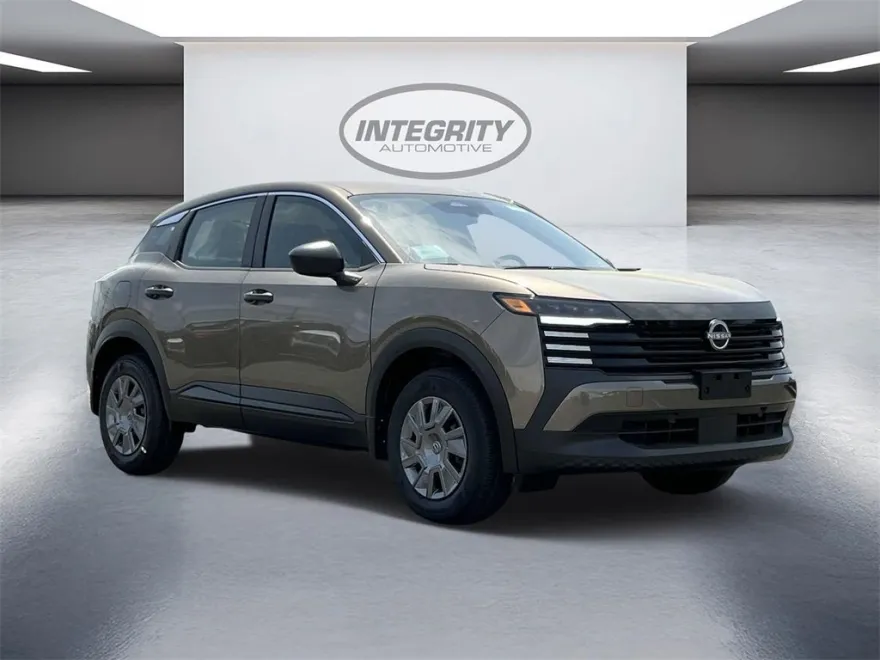 2025 Nissan Kicks S photo 1