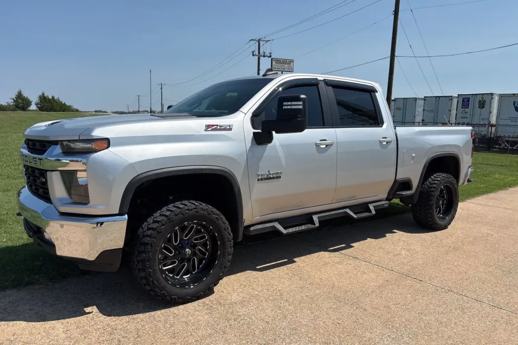 2020 Chevrolet Silverado 2500HD LT photo 1