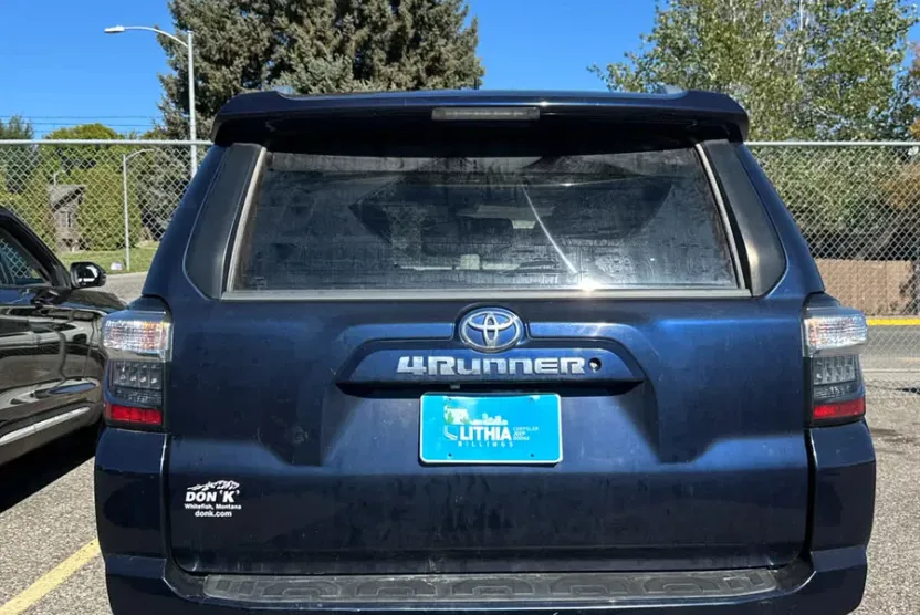 2016 Toyota 4Runner SR5 Premium photo 1