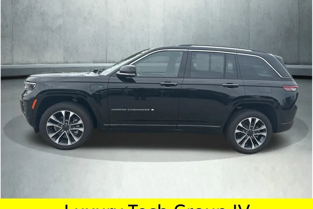 2023 Jeep Grand Cherokee Overland 4xe photo 1