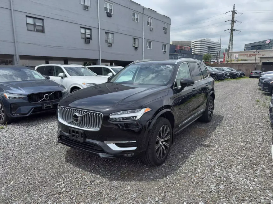 2024 Volvo XC90 Plus photo 1
