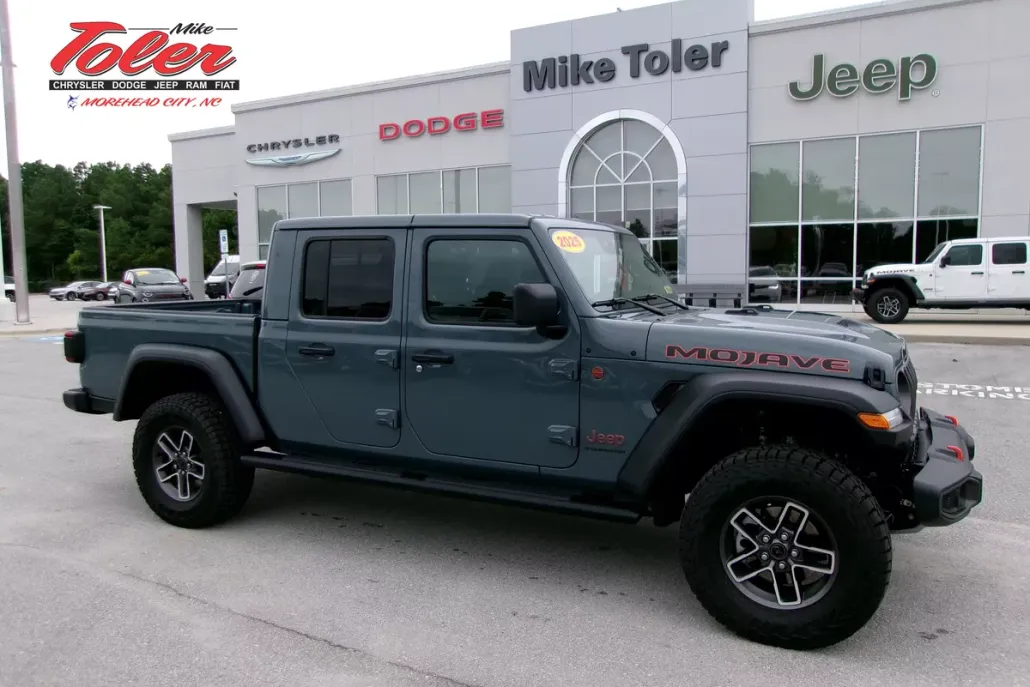 2025 Jeep Gladiator Mojave photo 1