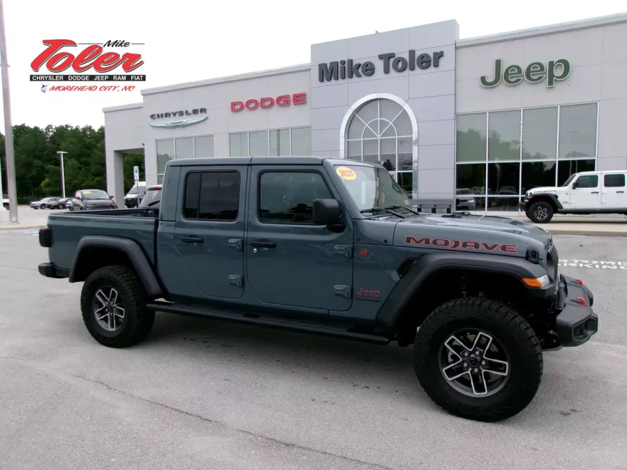 2025 Jeep Gladiator Mojave photo 1