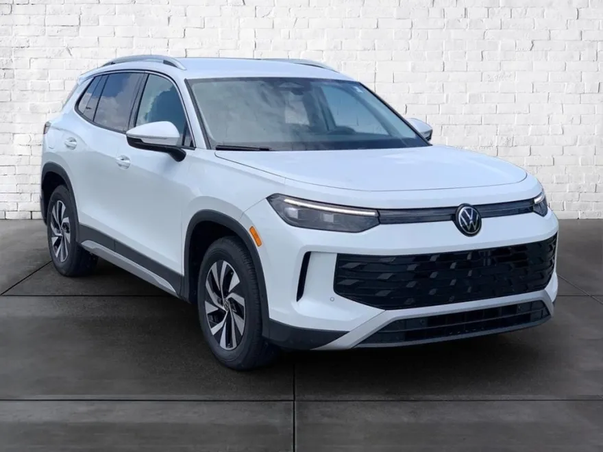 2025 Volkswagen Tiguan S photo 1