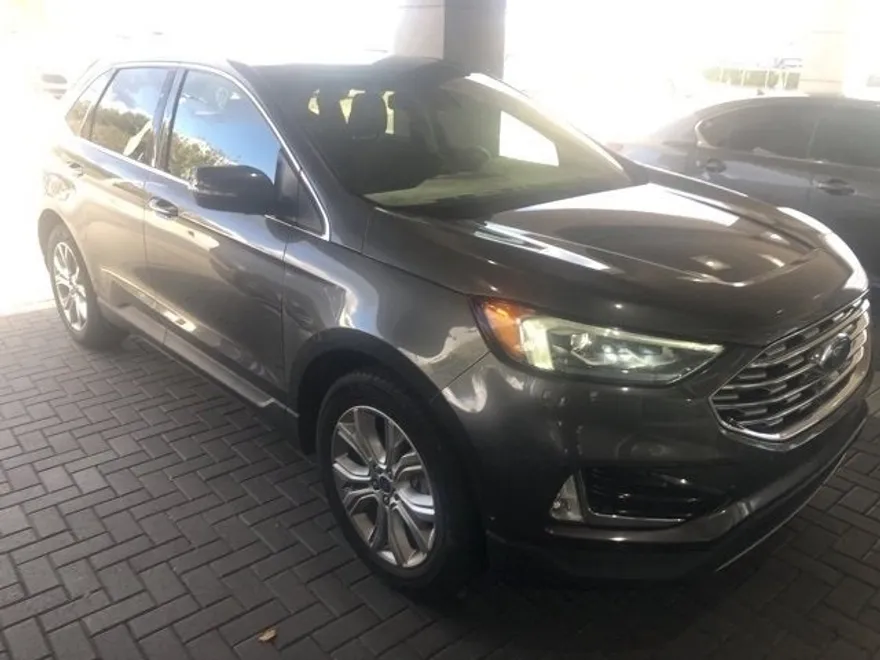 2020 Ford Edge Titanium photo 1