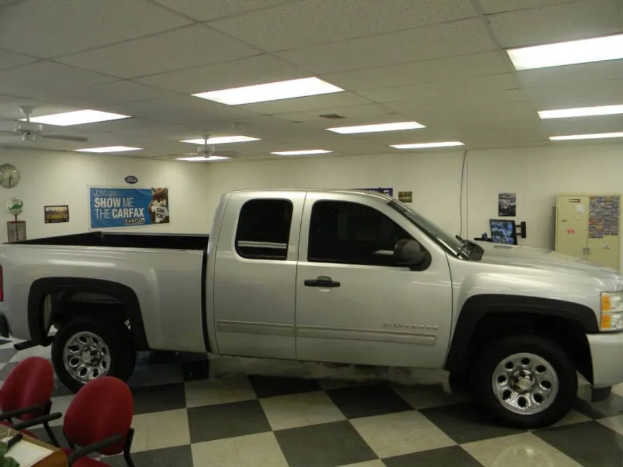 2011 Chevrolet Silverado 1500 LS photo 1
