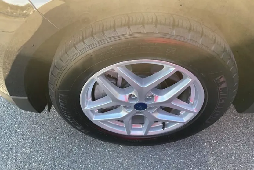2022 Ford Edge SEL photo 1