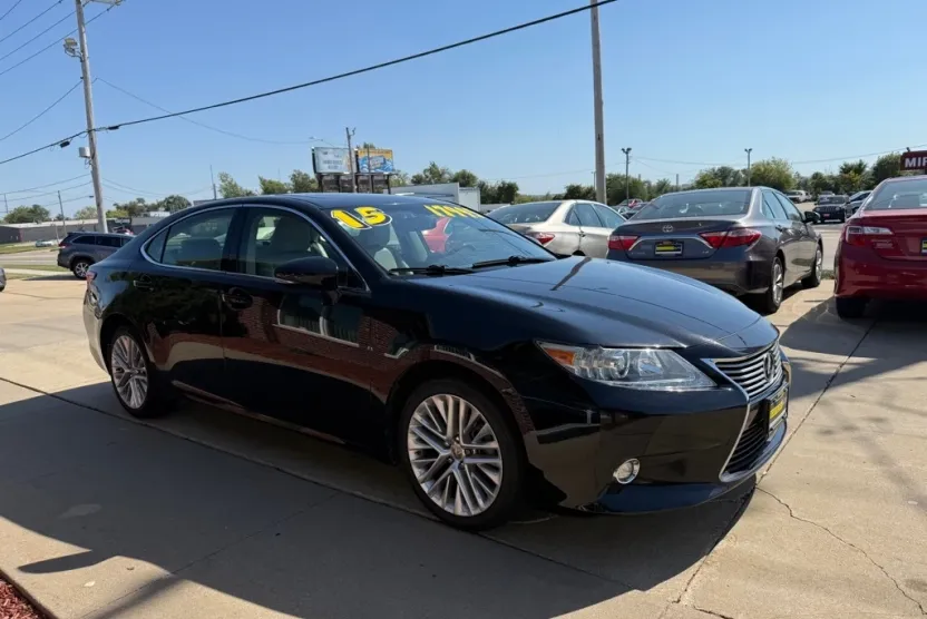 2015 Lexus ES 350 photo 1