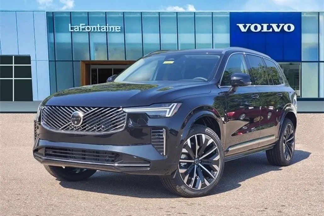2026 Volvo XC90 Plus photo 1