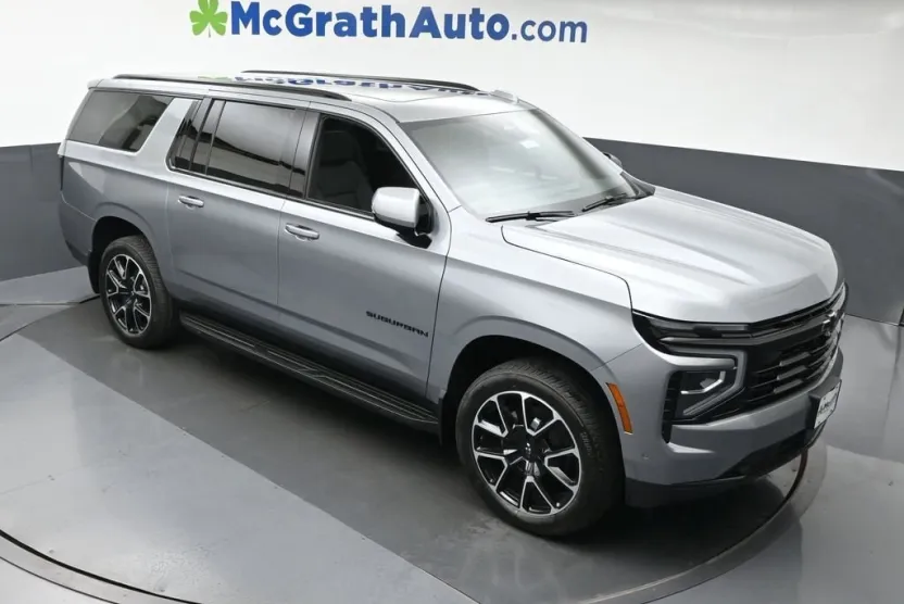 2025 Chevrolet Suburban RST photo 1