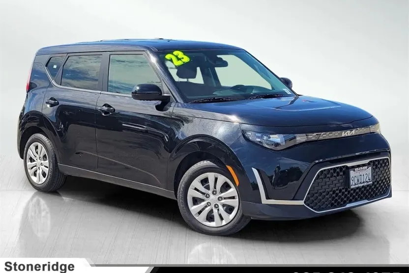 2023 Kia Soul LX photo 1