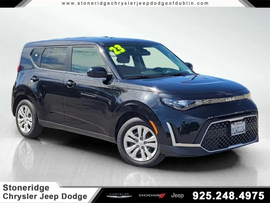 2023 Kia Soul LX photo 1