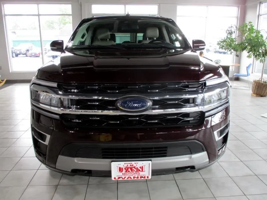 2023 Ford Expedition Limited photo 1