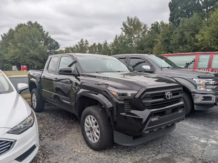 2024 Toyota Tacoma SR5 photo 1