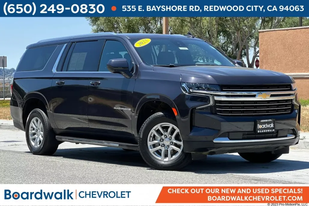 2023 Chevrolet Suburban LT photo 1