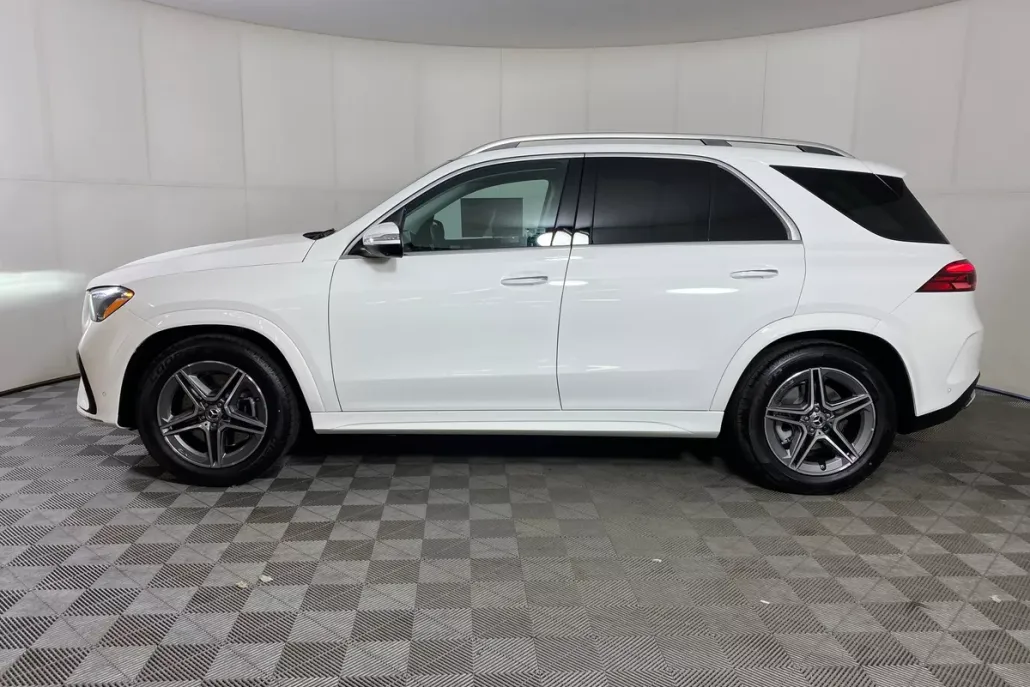 2026 Mercedes Benz GLE 450 4MATIC photo 1