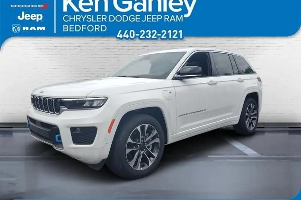 2024 Jeep Cherokee Trailhawk 4xe photo 1