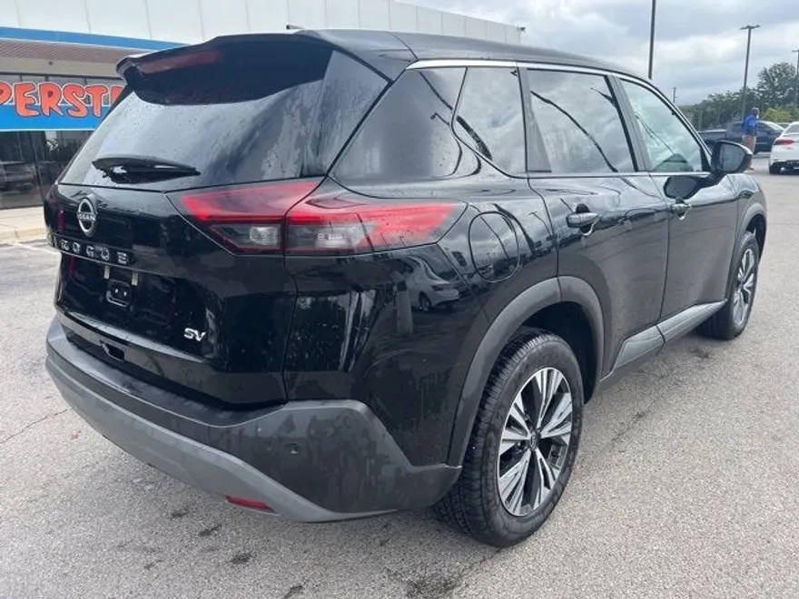 2023 Nissan Rogue SV photo 1