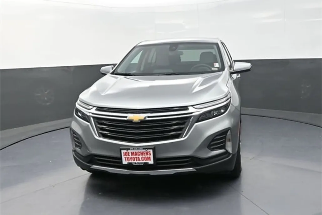 2023 Chevrolet Equinox LT photo 1