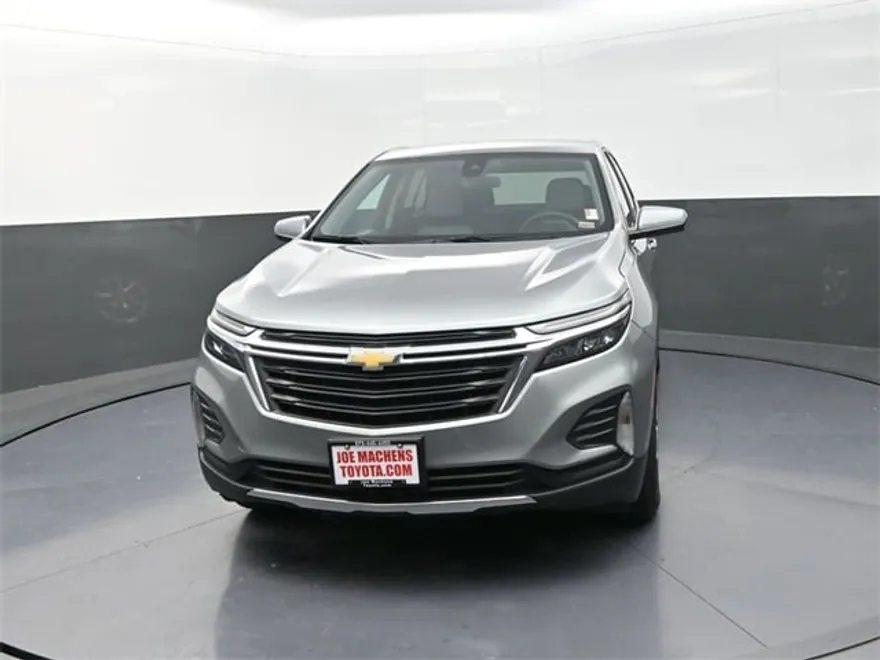 2023 Chevrolet Equinox LT photo 1