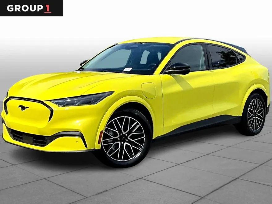 2025 Ford Mustang Mach-E Premium photo 1