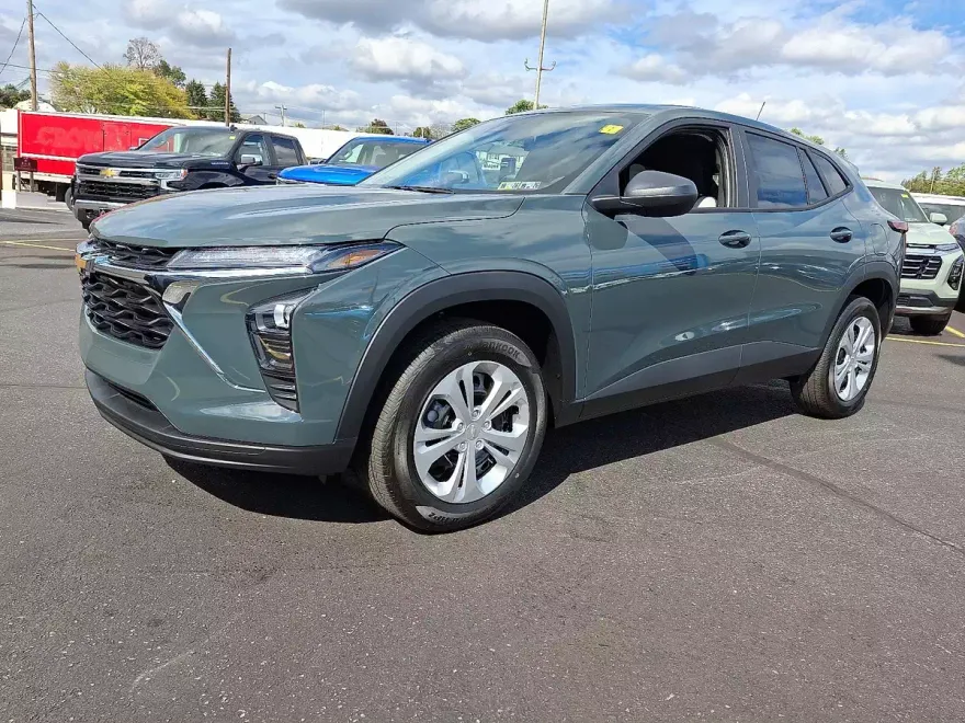 2026 Chevrolet Trax LS photo 1