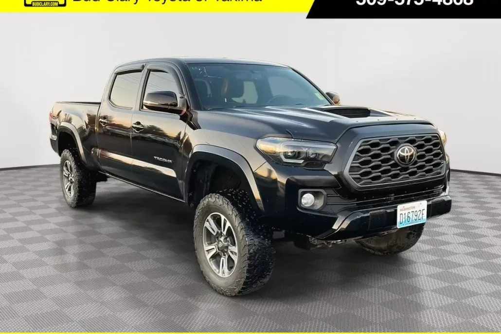 2017 Toyota Tacoma SR5 photo 1