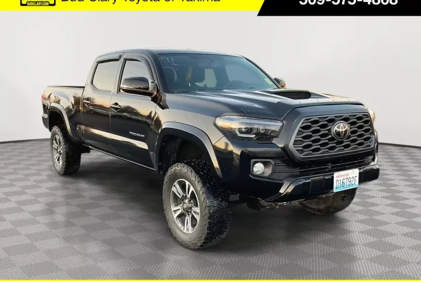 2017 Toyota Tacoma SR5 photo 1