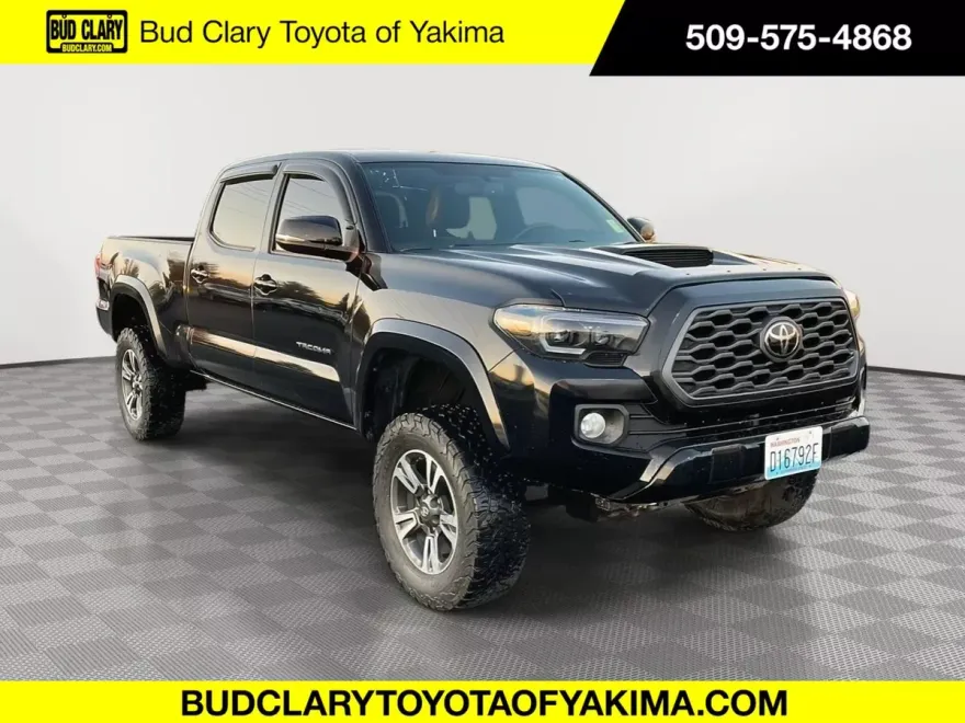 2017 Toyota Tacoma SR5 photo 1