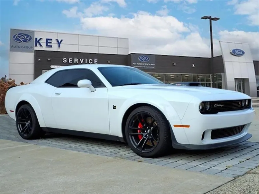 2022 Dodge Challenger R/T Scat Pack Widebody photo 1
