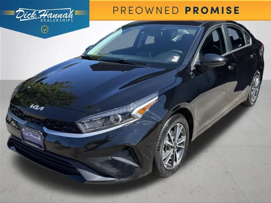 2023 Kia Forte LXS photo 1