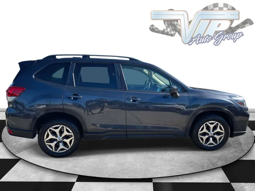 2019 Subaru Forester 2.5i Premium photo 1