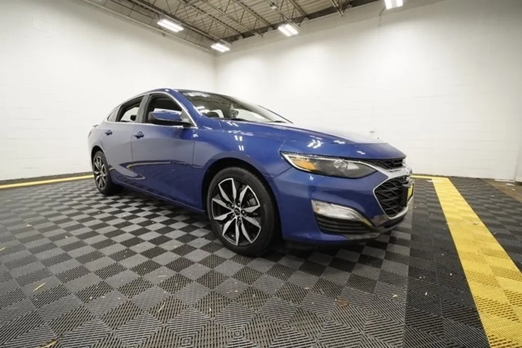 2023 Chevrolet Malibu RS photo 1