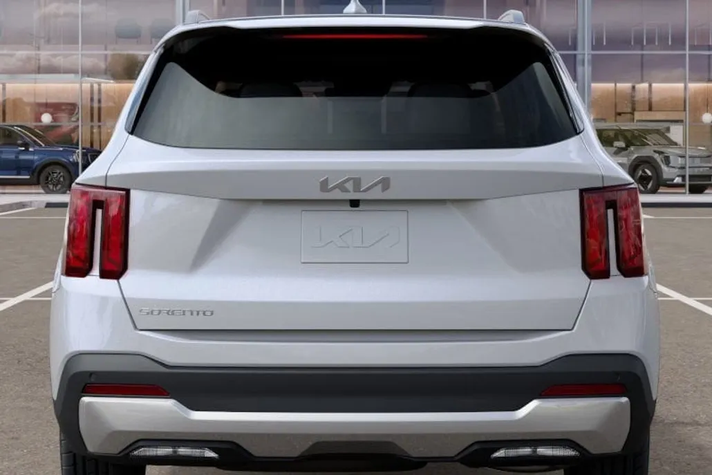 2025 Kia Sorento S photo 1
