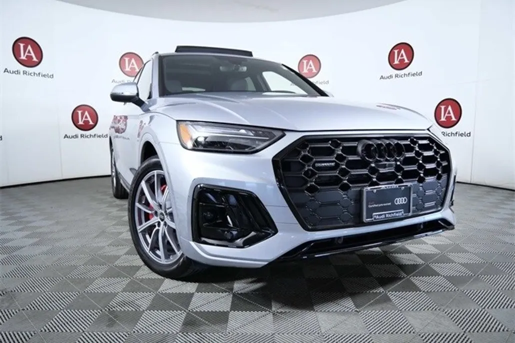 2024 Audi Q5 55 Premium Plus photo 1